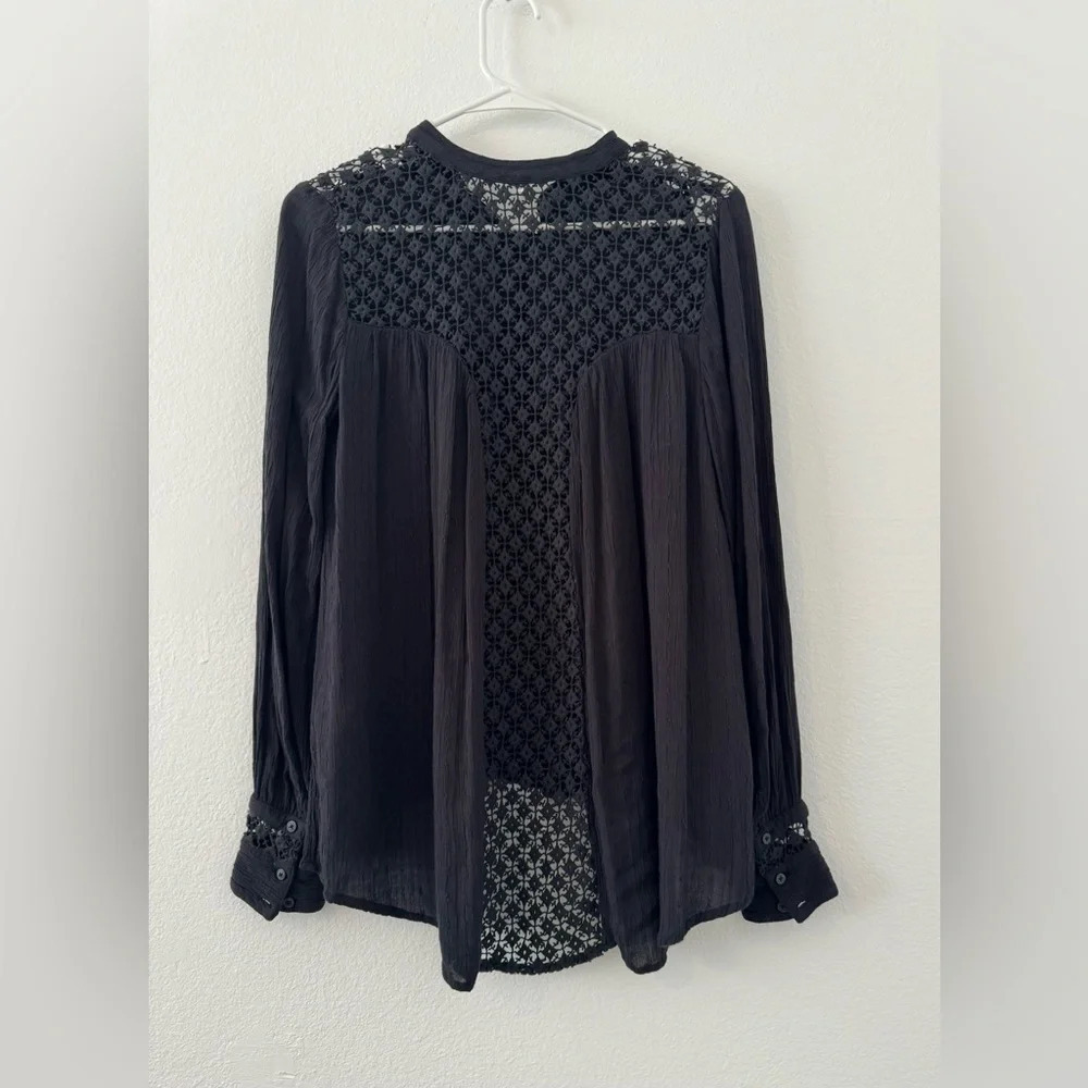 Free People The Best Button Front Blouse Black Crochet Oversized Boho Size XS - Picture 2 of 9